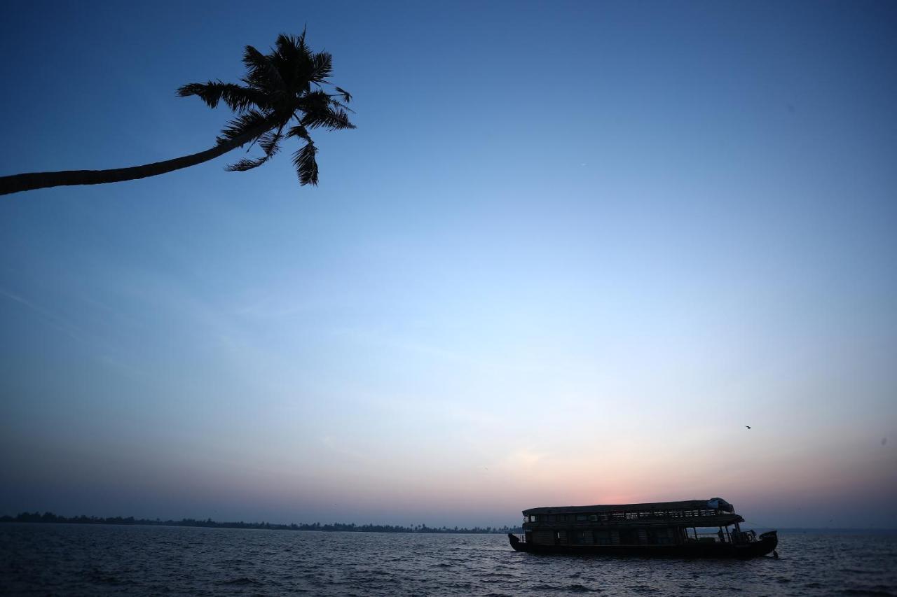 Friends Cruise, Nightstay Houseboat Alappuzha Exterior foto
