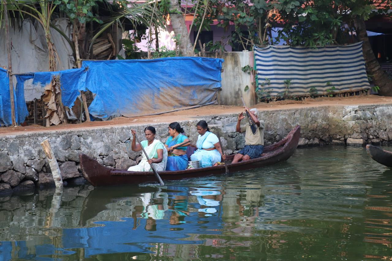 Friends Cruise, Nightstay Houseboat Alappuzha Exterior foto
