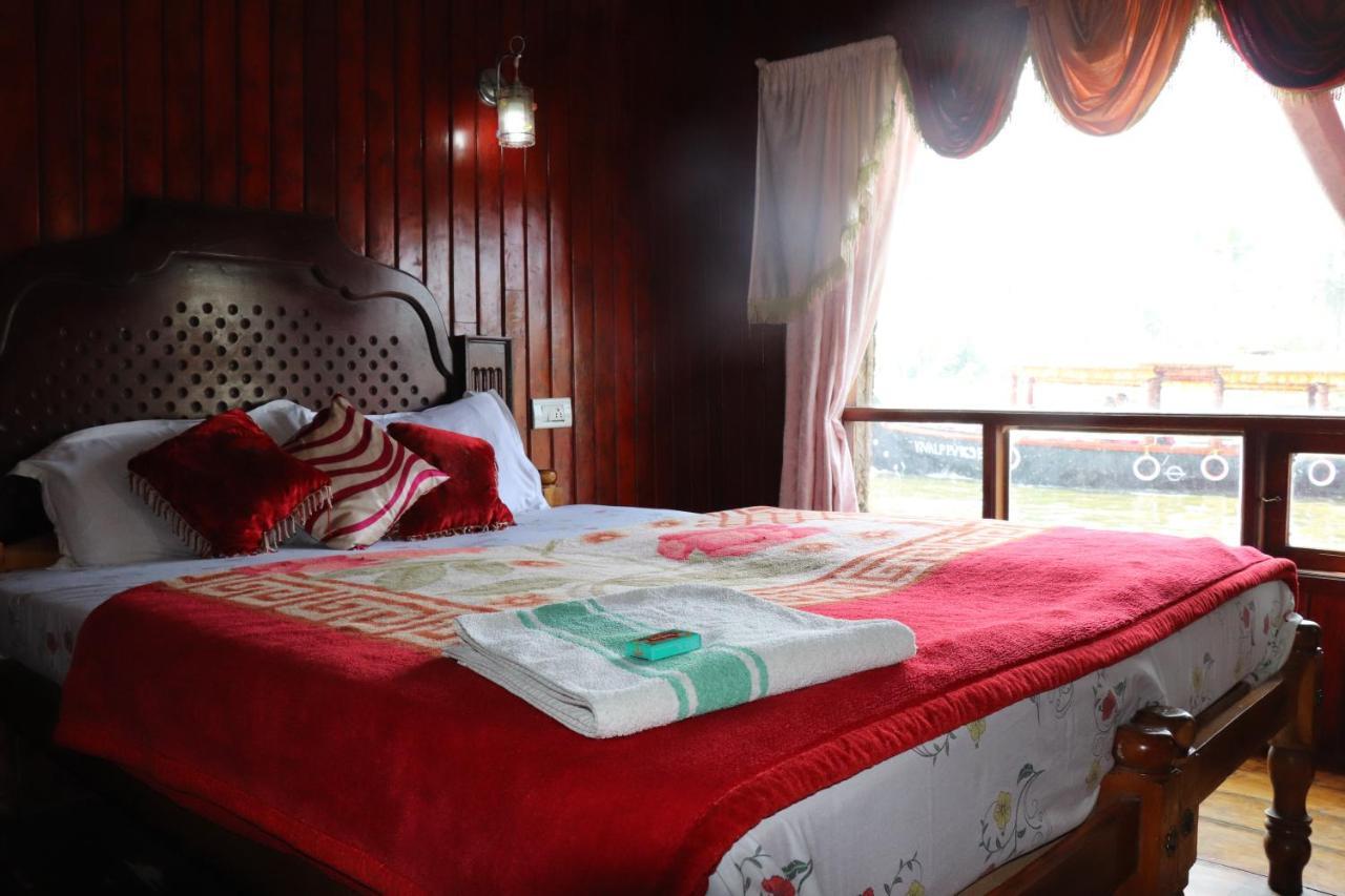 Friends Cruise, Nightstay Houseboat Alappuzha Exterior foto